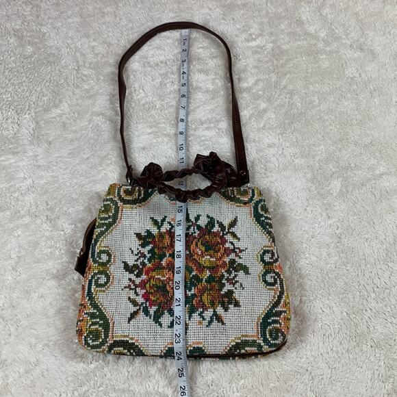 Needlepoint floral pattern hand or shoulder bag - Picture 10 of 10
